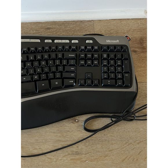Microsoft Natural Ergonomic Keyboard USB 4000 V1.0 KU-0462 W/ Front Lifter - Picture 4 of 7